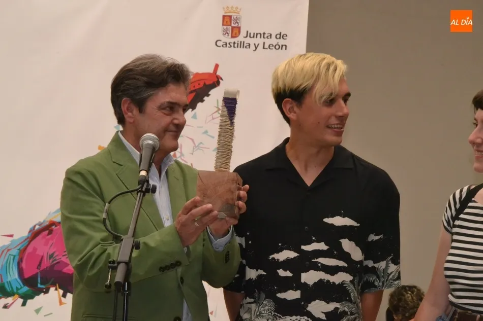 Foto 10 - Entregados los 8&ordm; Premios Rosa M&ordf; Garc&iacute;a Cano con un renovado dise&ntilde;o de los galardones  
