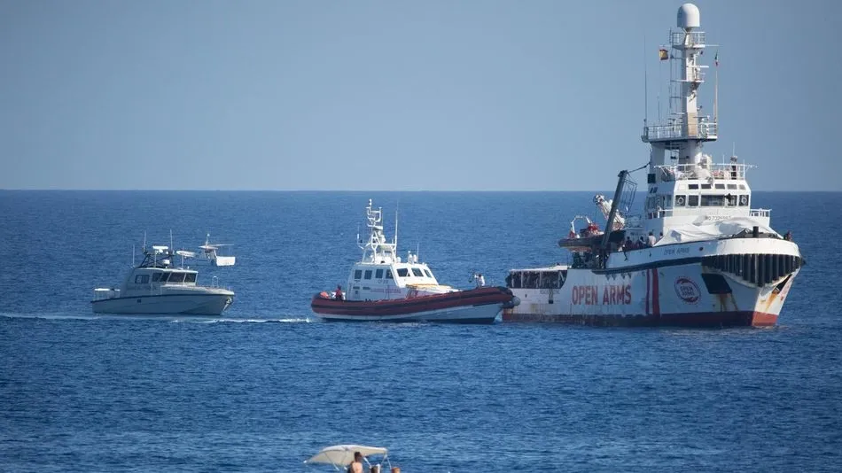 El Open Arms podría enfrentarse a una multa de hasta 901.000 euros por haber retomado los rescates ...