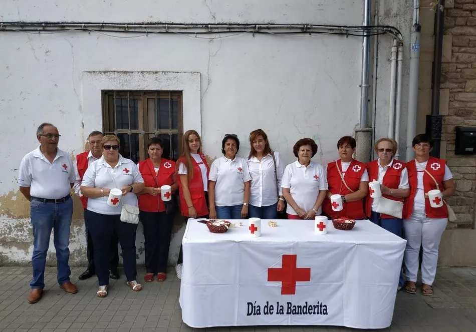 Foto 5 - Cruz Roja celebra el 'D&iacute;a de la Banderita' en Lumbrales  