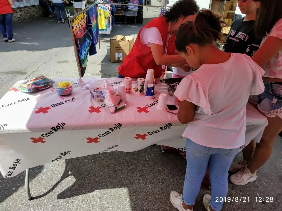 Foto 2 - Cruz Roja celebra el 'D&iacute;a de la Banderita' en Lumbrales  