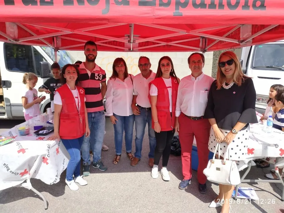 Foto 3 - Cruz Roja celebra el 'D&iacute;a de la Banderita' en Lumbrales  