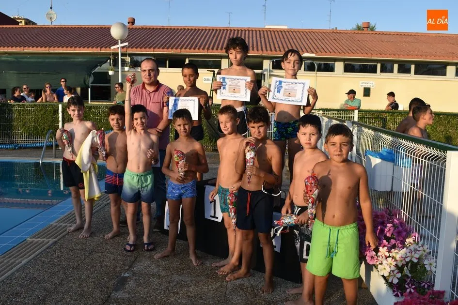 Foto 2 - Gran participaci&oacute;n en el XVII Campeonato de Nataci&oacute;n de Alba de Tormes