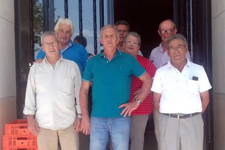 Foto 5 - Los mayores de Encinasola de los Comendadores retoman la actividad asociativa  