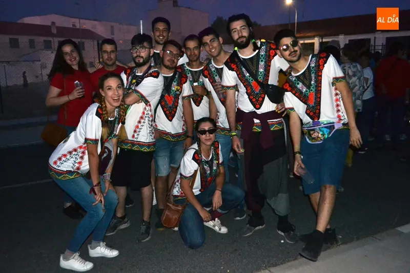 Foto 8 - La parrillada roza las 1.200 raciones servidas en favor de Acopedis