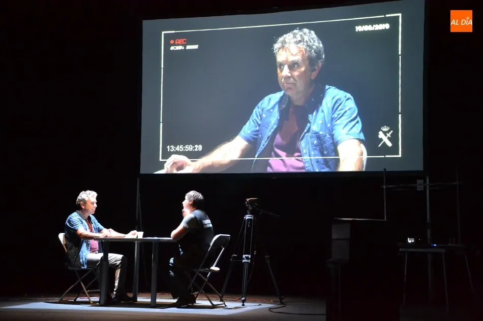 Chévere engancha por completo al público con su historia de la curva en la que se mató España  