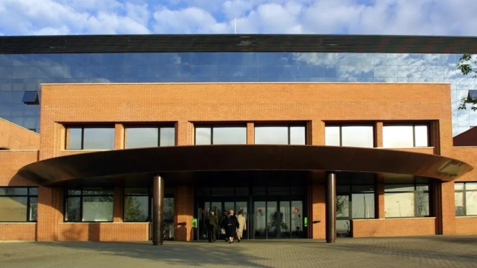 Foto editada del Hospital Sierrallana en Torrelavega (Cantabria)