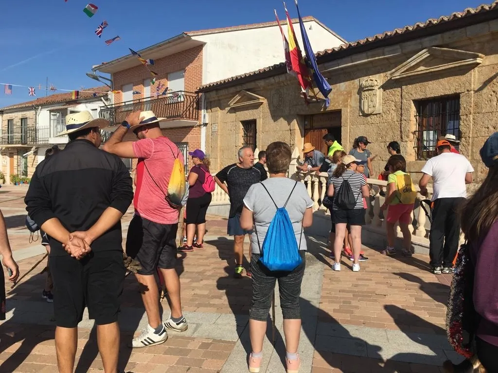Foto 2 - Aldeanueva de Figueroa promueve su &lsquo;d&iacute;a limpio&rsquo; en plenas fiestas