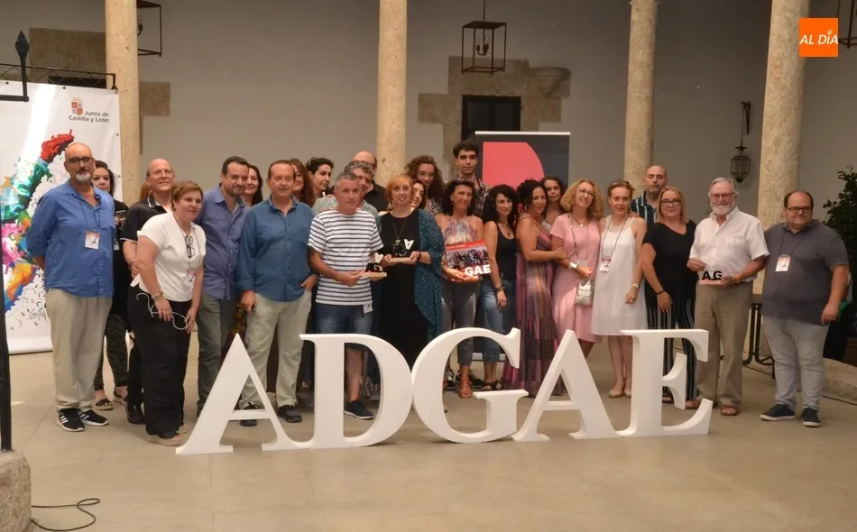 Emotivo homenaje al productor Carlos Romay dentro de la entrega de los 3º Premios de ADGAE  