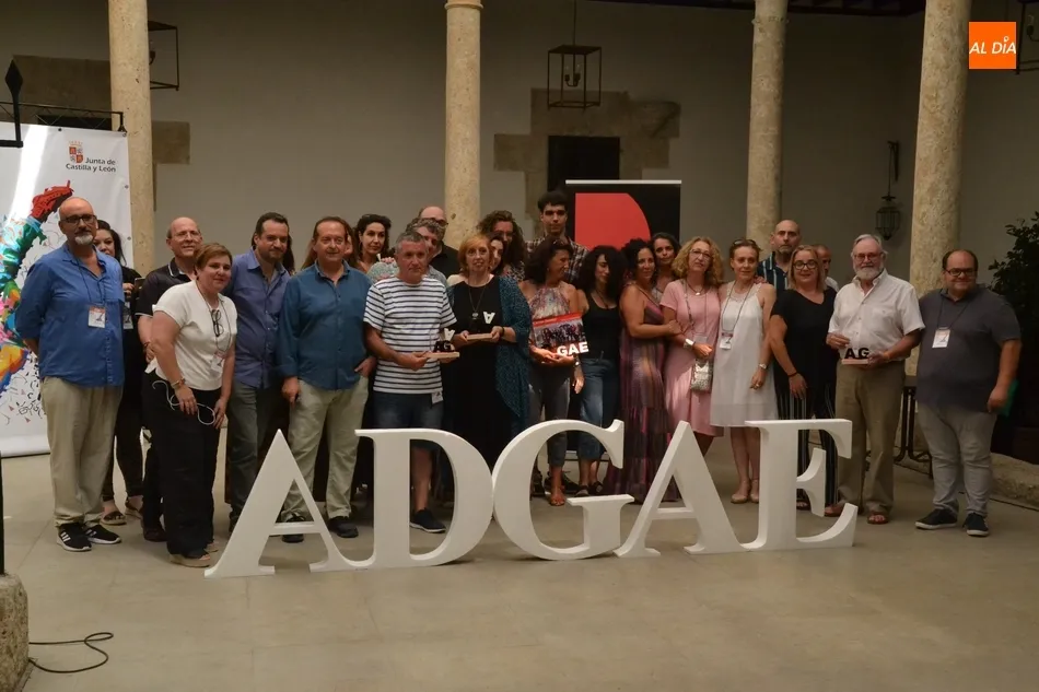 Foto 2 - Emotivo homenaje al productor Carlos Romay dentro de la entrega de los 3&ordm; Premios de ADGAE  