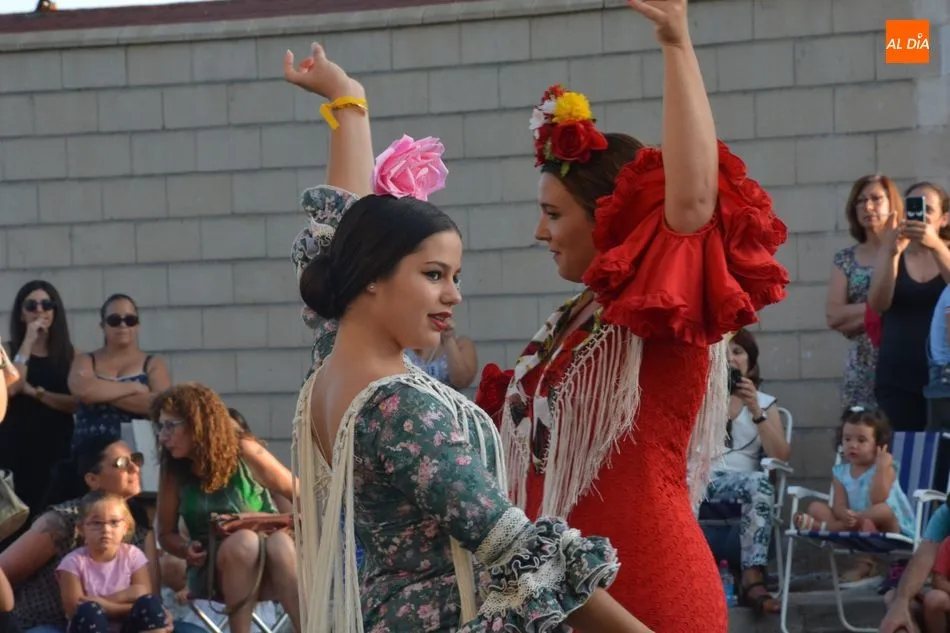 Foto 4 - El grupo flamenco Aires Charros ameniza la tarde festiva de Villagonzalo de Tormes