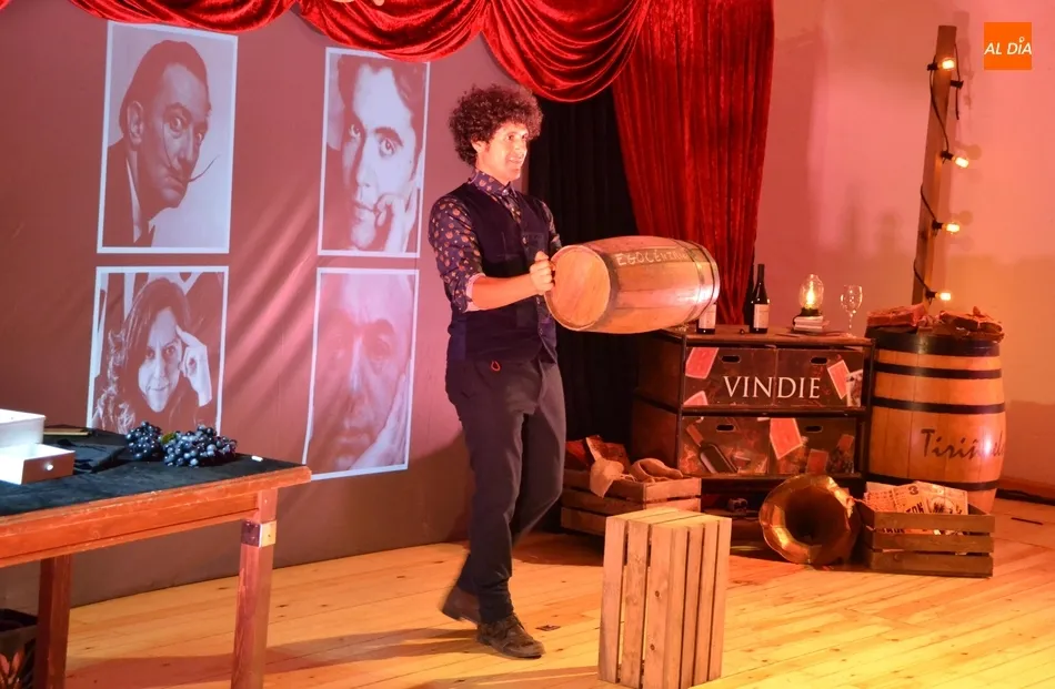 Foto 8 - Miguel de Lucas marida de forma brillante vino y magia en el debut como escenario de Feria del...