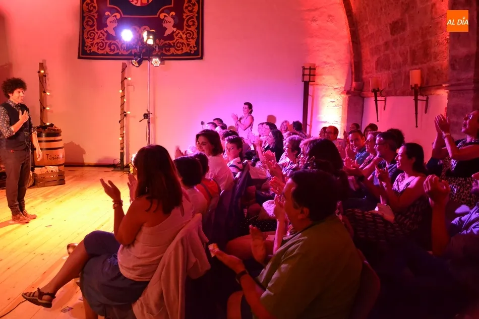 Foto 4 - Miguel de Lucas marida de forma brillante vino y magia en el debut como escenario de Feria del...