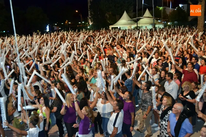 Foto 2 - Panorama enloquece con su fiesta a 4.000 personas en Pe&ntilde;aranda
