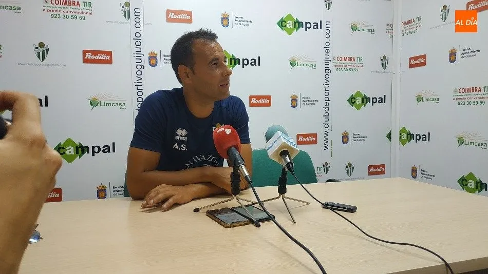 Foto 2 - &Aacute;ngel S&aacute;nchez: &ldquo;El Guijuelo llega m&aacute;s que preparado a la Liga&rdquo;