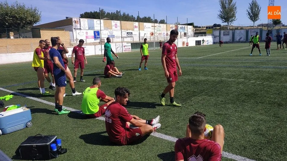 Entrenamiento del Guijuelo antes del partido frente al Leioa / Kiko Robles