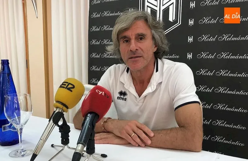 Roberto Aguirre durante la rueda de prensa / Pedro Zaballos