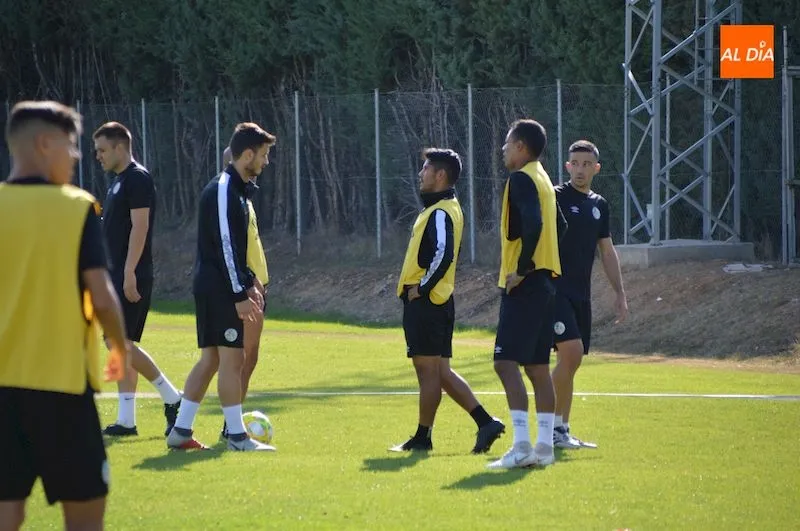 Foto 7 - El Salamanca UDS ultima los detalles de su partido frente al Arenas de Getxo sin Rafa Due&ntilde;as ni...