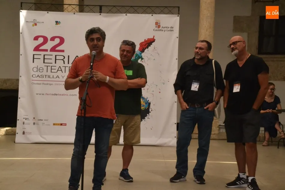 Doble presentación para abrir el apetito en el último vermú teatral  