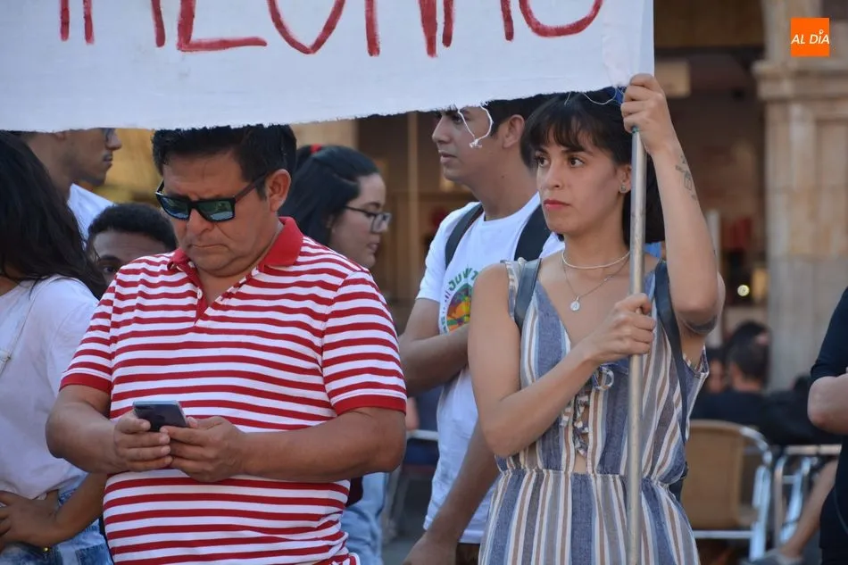 Foto 7 - Las protestas por la inacci&oacute;n en los incendios del Amanzonas llegan a la Plaza Mayor  