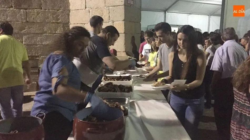 Las fiestas de Ahigal de villarino comienzan con un excelente sabor de boca