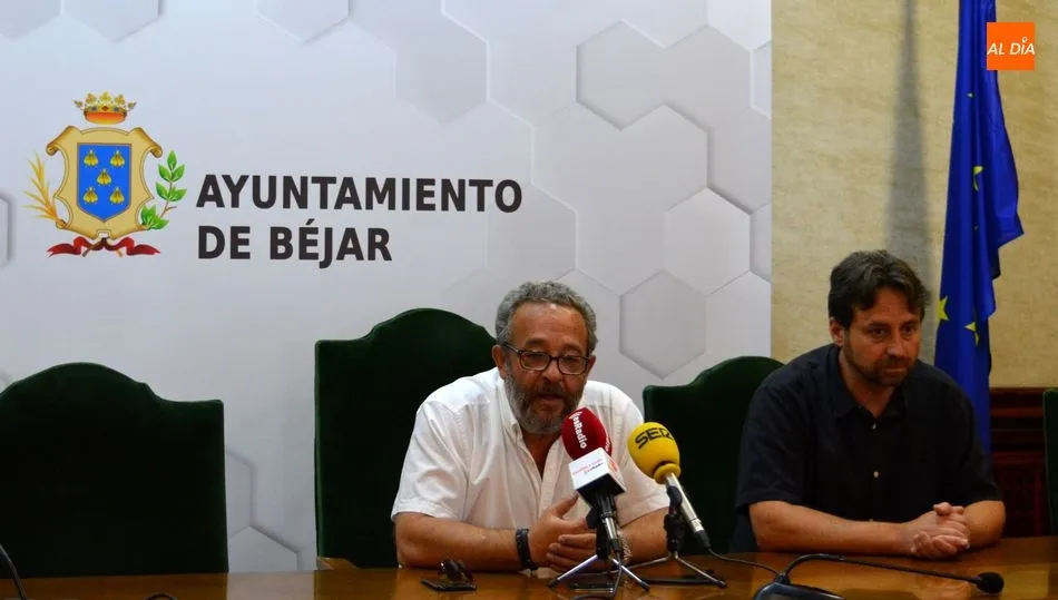 De i. a d. José Luis Rodríguez, primer teniente alcalde y Antonio Cámara, concejal de Comunicación