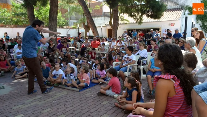 Foto 2 - Las pe&ntilde;as &lsquo;se lucen&rsquo; en la suelta popular de vaquillas de Ferias y Fiestas