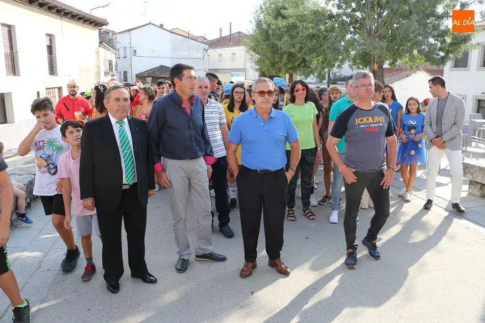 Foto 9 - El multitudinario chupinazo da comienzo a las fiestas de San Bartolo