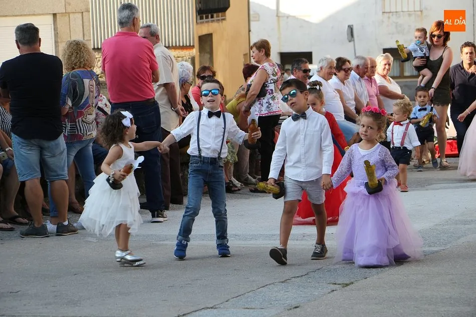 Foto 7 - El multitudinario chupinazo da comienzo a las fiestas de San Bartolo