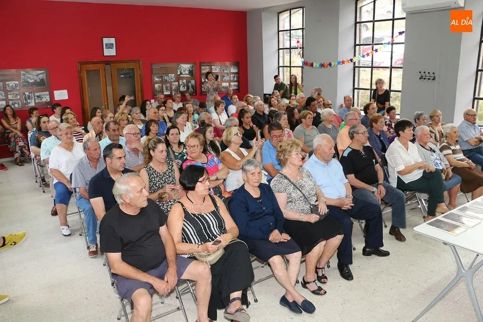 Foto 7 - Francisco Aguadero presenta su libro 'Puntada con hilo'