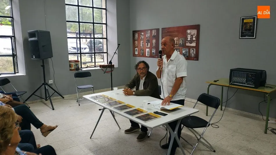 Foto 4 - Francisco Aguadero presenta su libro 'Puntada con hilo'