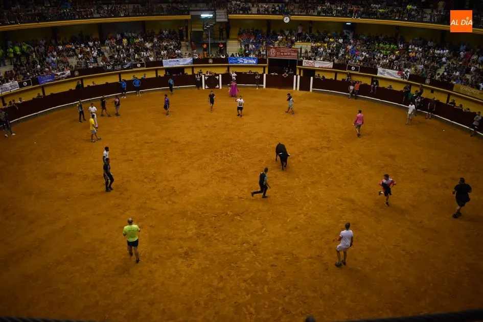Foto 5 - Nuevo lleno en la Plaza de Toros con el encierro nocturno  