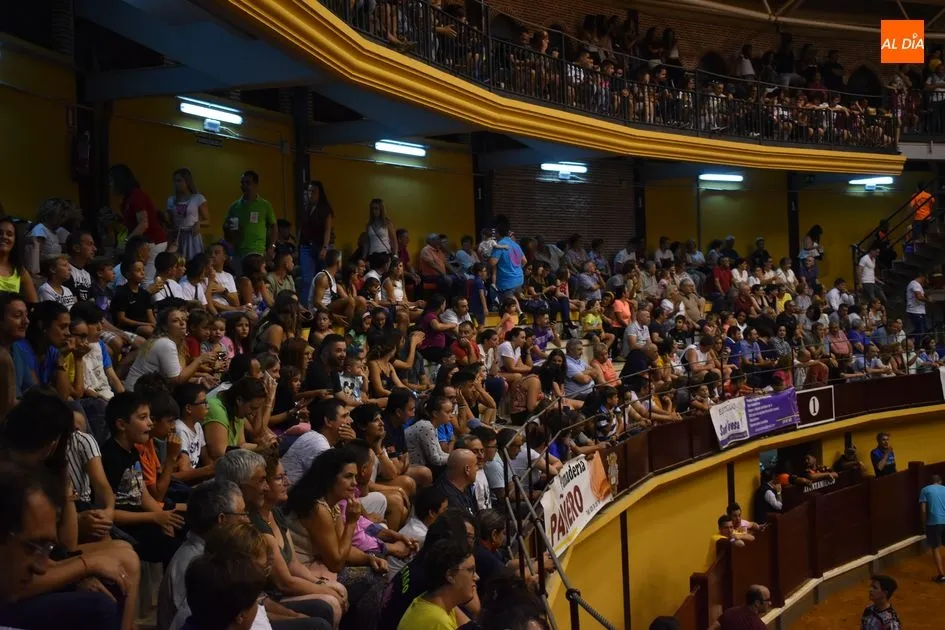 Foto 3 - Nuevo lleno en la Plaza de Toros con el encierro nocturno  