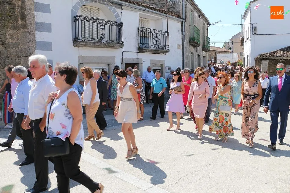 Foto 7 - San Bartolo recorre las calles de Los Santos en el d&iacute;a grande de los festejos