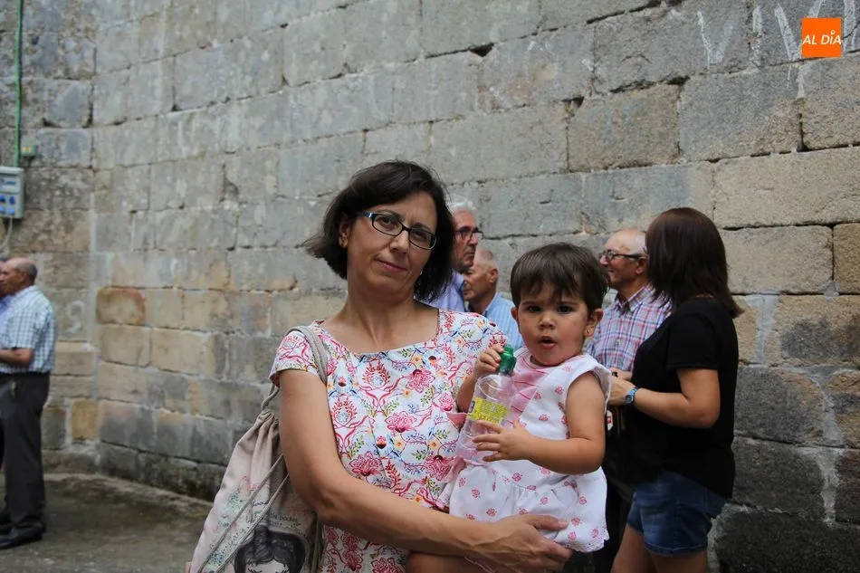 Foto 5 - Los vecinos de Ahigal de Villarino se rinden a Santa &Aacute;gueda  