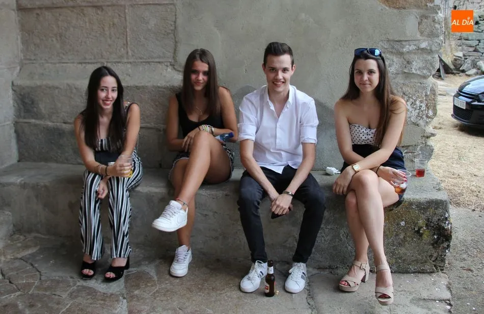 Foto 3 - Los vecinos de Ahigal de Villarino se rinden a Santa &Aacute;gueda  