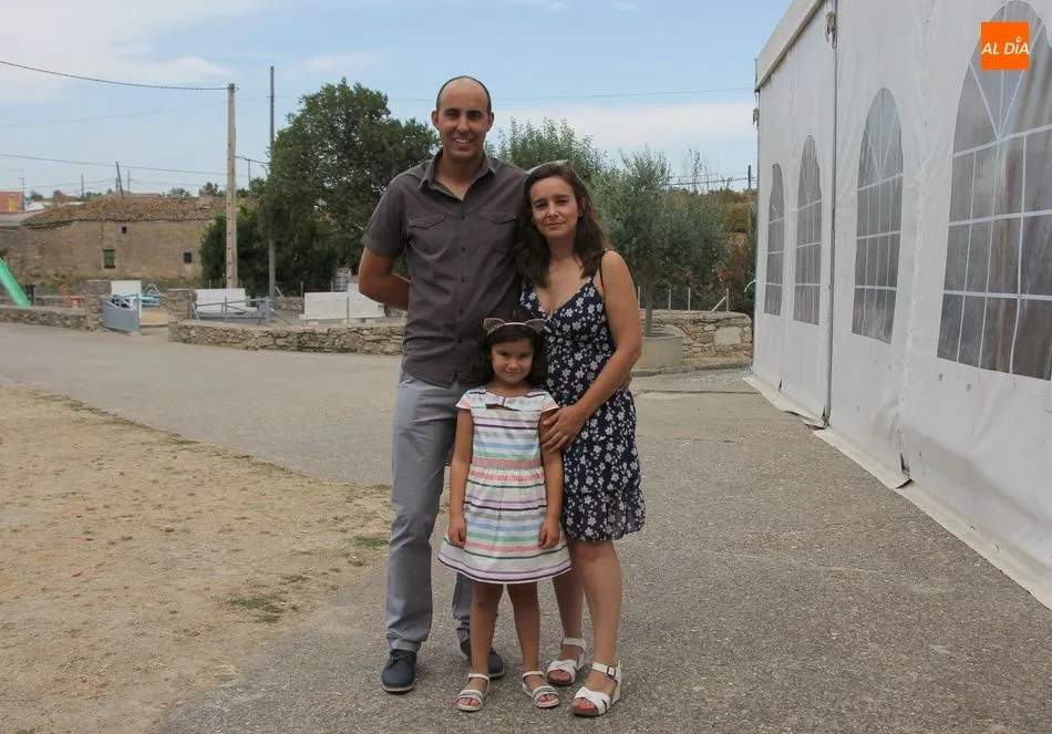 Foto 2 - Los vecinos de Ahigal de Villarino se rinden a Santa &Aacute;gueda  