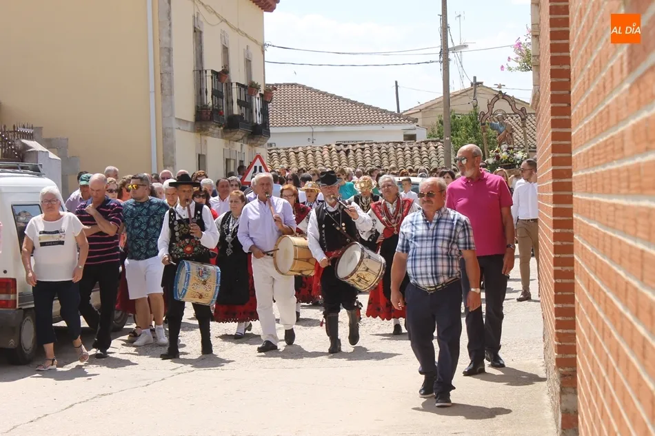 Foto 3 - Golpejas acompa&ntilde;a al patr&oacute;n San Bartolom&eacute; en su d&iacute;a grande&nbsp;