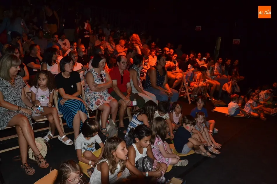 Foto 11 - Las obras infantiles concluyen con un homenaje a los refugiados y otro a F&eacute;lix Rodr&iacute;guez de la...