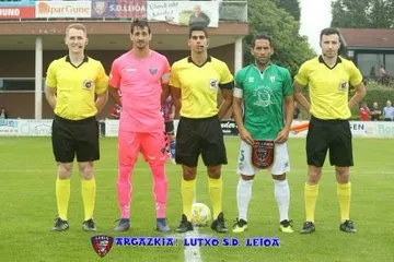 Foto 3 - El Guijuelo olvida las penas con la llegada de la Liga y vence al Leioa (0-1)