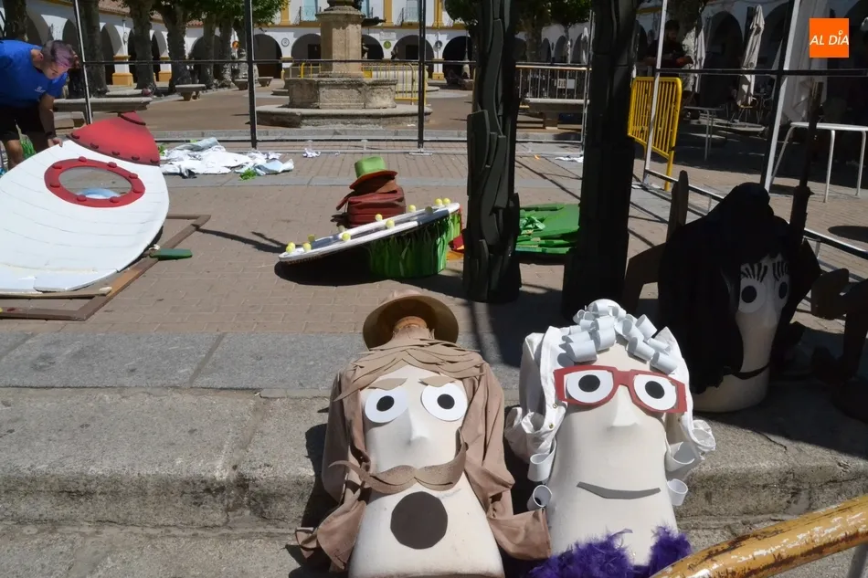 Foto 11 - El Divierteatro se despide con la cl&aacute;sica &lsquo;procesi&oacute;n&rsquo; hasta el antiguo Colegio San Jos&eacute;  
