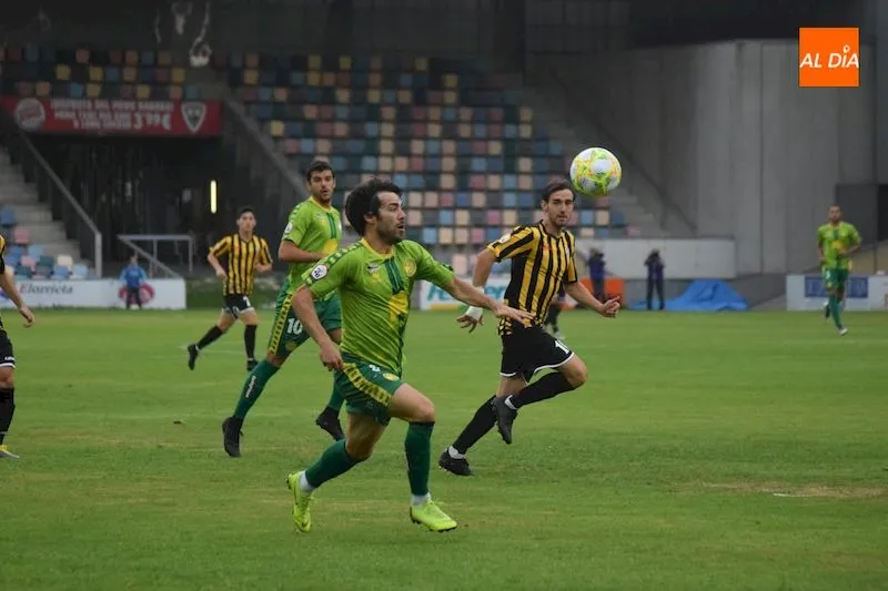 Foto 11 - Unionistas arranca la liga con mal pie en Barakaldo (2-1)