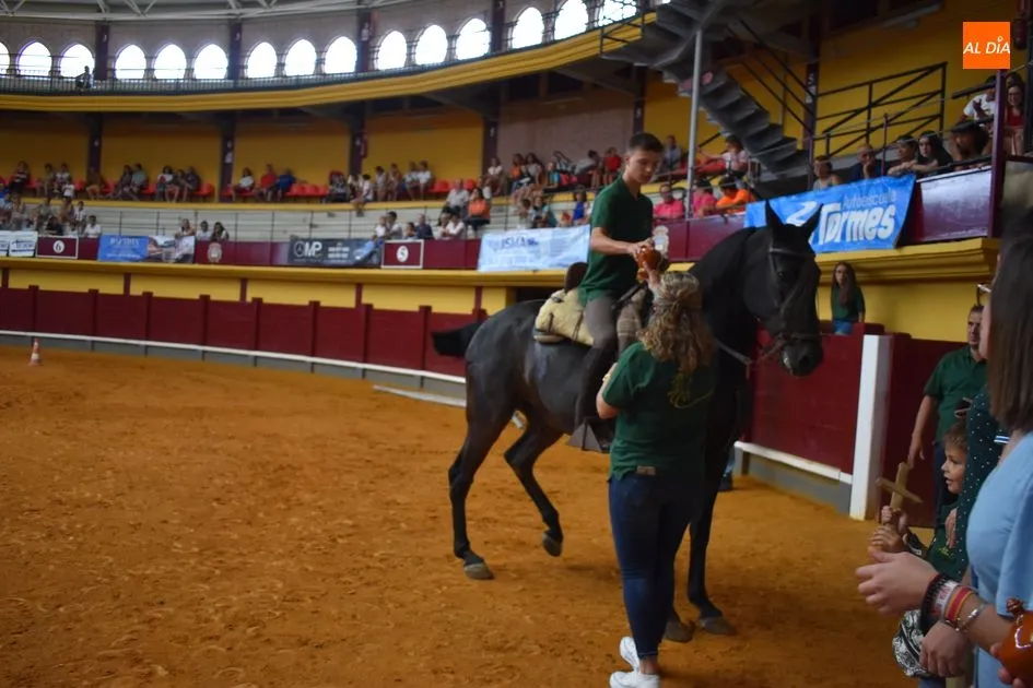 Foto 9 - Espectacular exhibici&oacute;n de equitaci&oacute;n de trabajo en la Plaza de Toros  