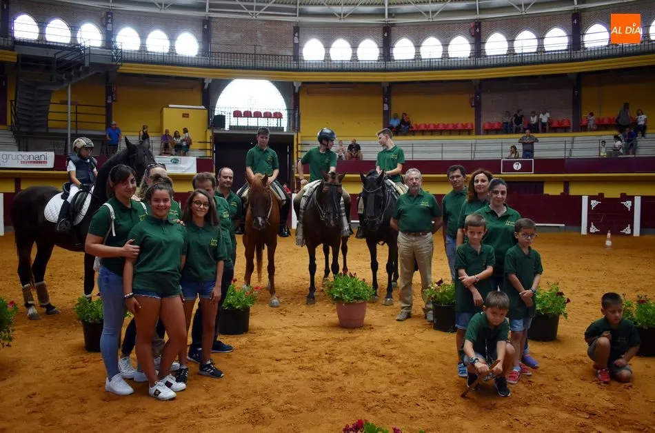 Foto 3 - Espectacular exhibici&oacute;n de equitaci&oacute;n de trabajo en la Plaza de Toros  