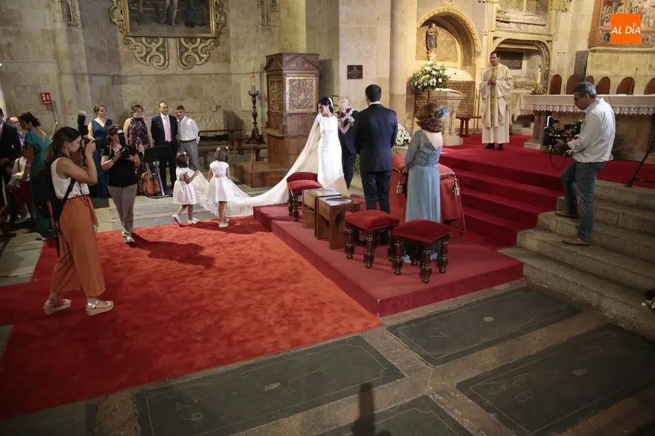 Foto 11 - Beatriz Crespo y Carlos G&oacute;mez contraen matrimonio en la catedral vieja de Salamanca&nbsp;  