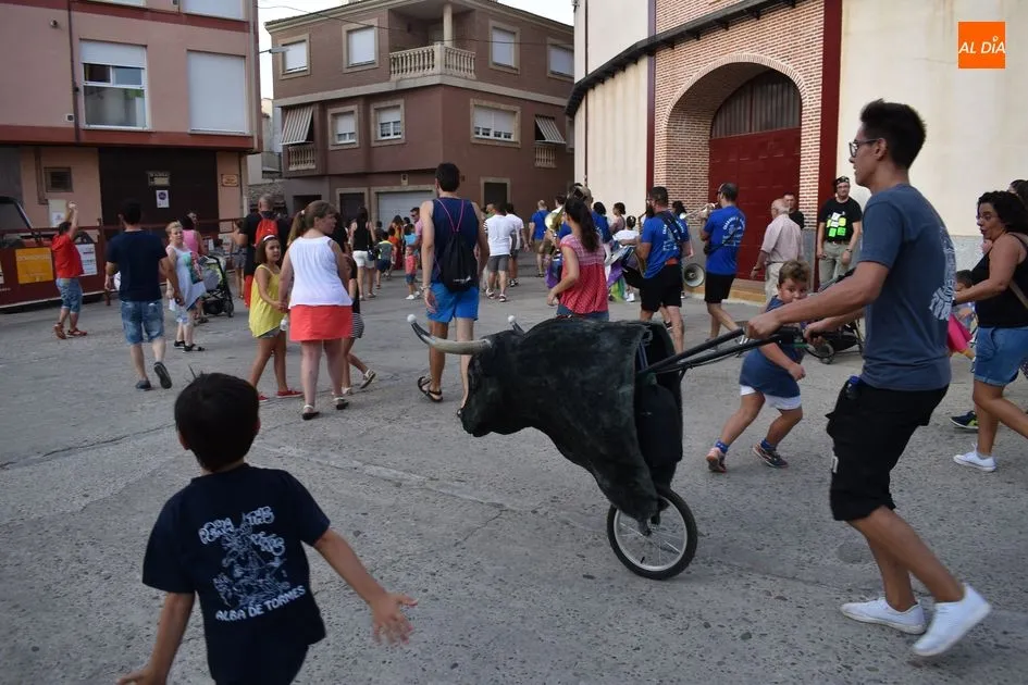 Foto 3 - Carretones y ni&ntilde;os abarrotan las calles de la villa  