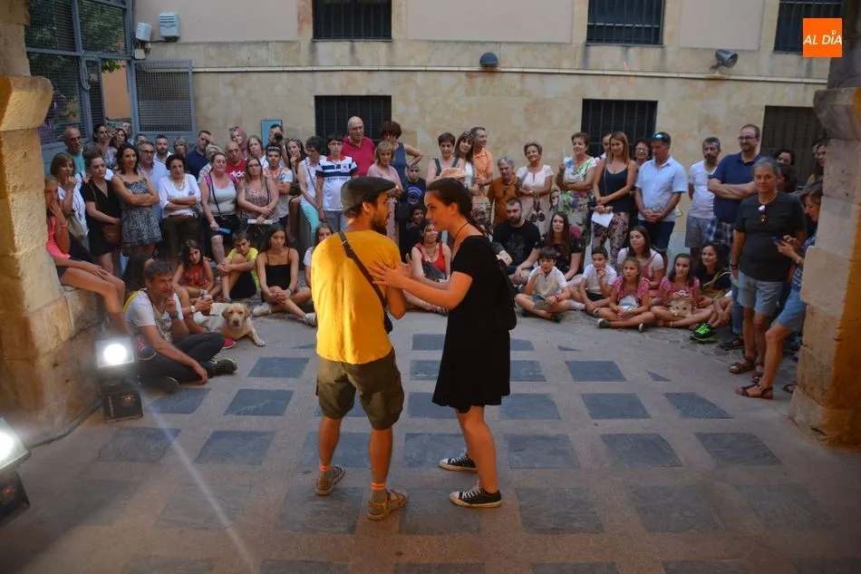 Foto 4 - &Eacute;xito de las visitas teatralizadas que descubren los secretos de la Cueva de Salamanca