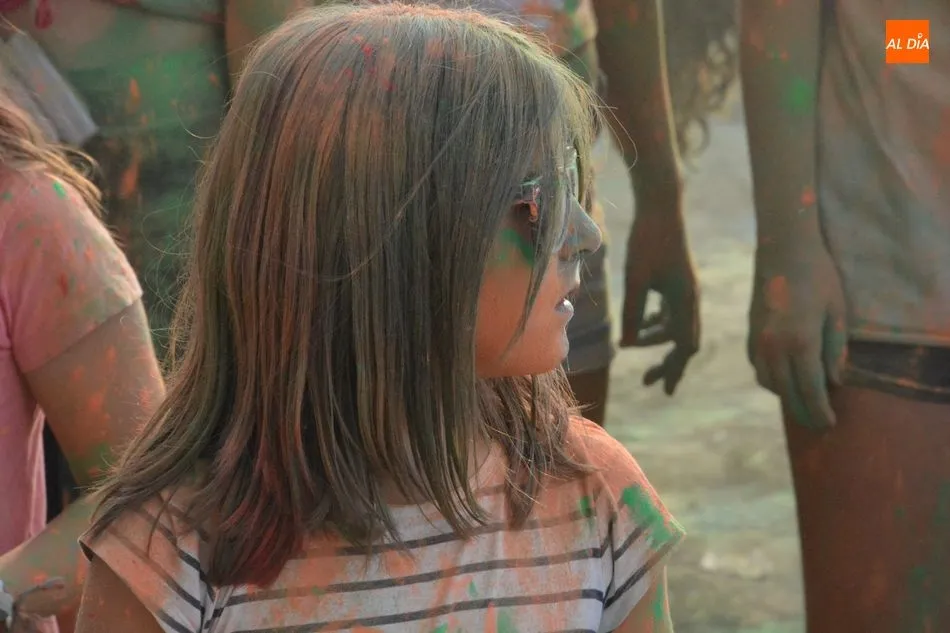 Foto 7 - La fiestas de Villagonzalo de Tormes alcanzan su recta final con la &lsquo;Color Party&rsquo;