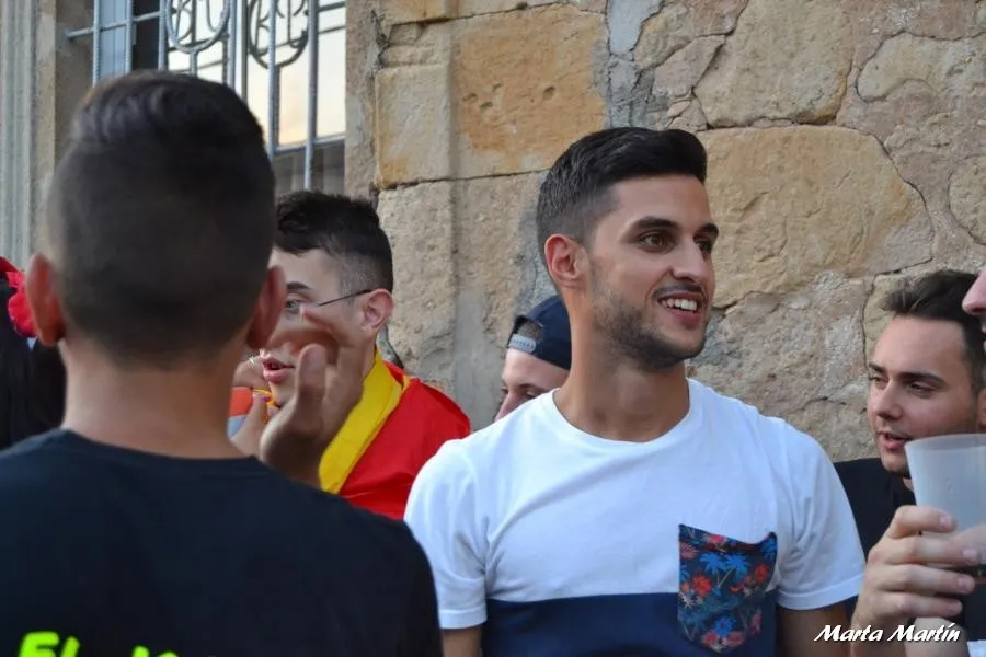 Foto 10 - Las pe&ntilde;as se hacen con el protagonismo en las fiestas de la patata