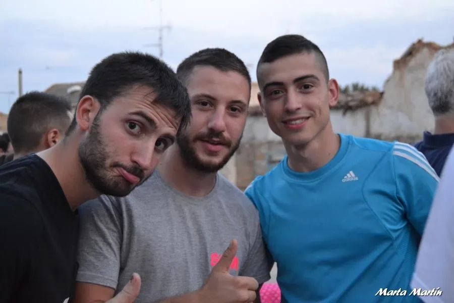 Foto 9 - Las pe&ntilde;as se hacen con el protagonismo en las fiestas de la patata