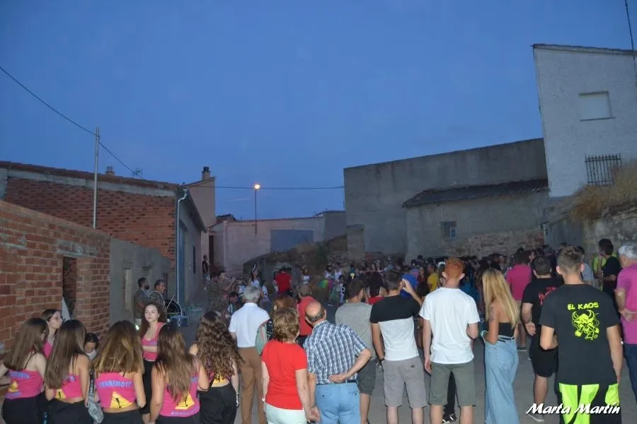 Foto 8 - Las pe&ntilde;as se hacen con el protagonismo en las fiestas de la patata